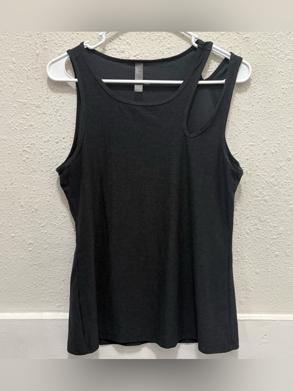 Beyond Yoga Featherweight Cutout Asymmetrical Shoulder Tank Top in Black Heather